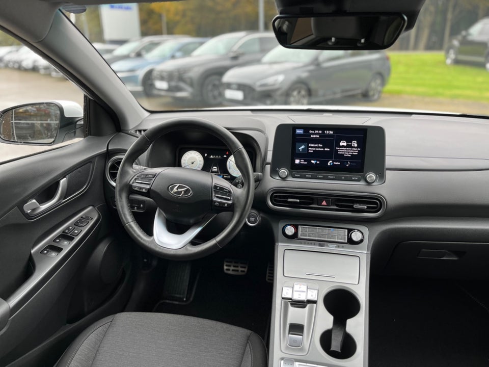 Hyundai Kona 64 EV Essential 5d