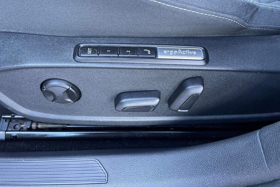 VW Golf VIII 1,4 eHybrid DSG 5d