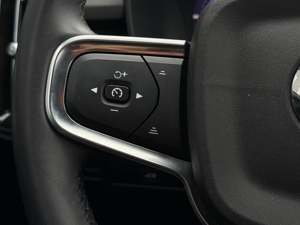 Volvo XC40 ReCharge Extended Range Plus 5d