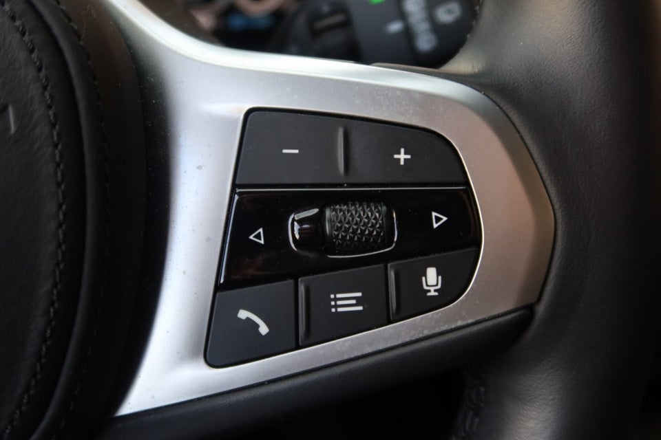 BMW 330e 2,0 Touring Sport Line aut. 5d