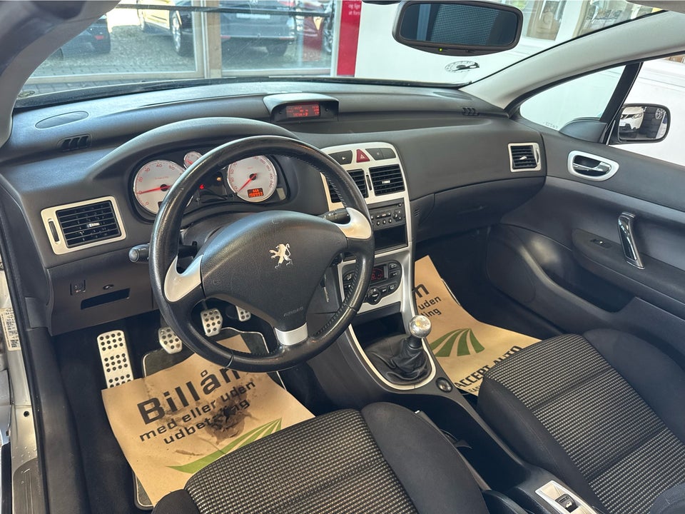 Peugeot 307 2,0 16V CC 2d