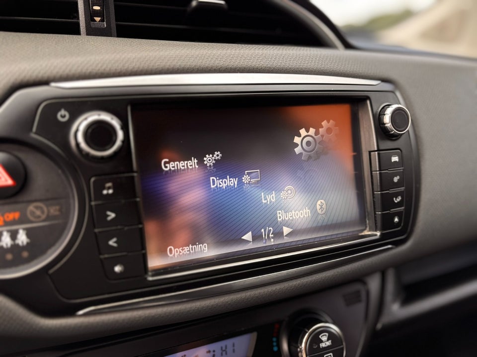Toyota Yaris 1,5 Hybrid H1 e-CVT 5d