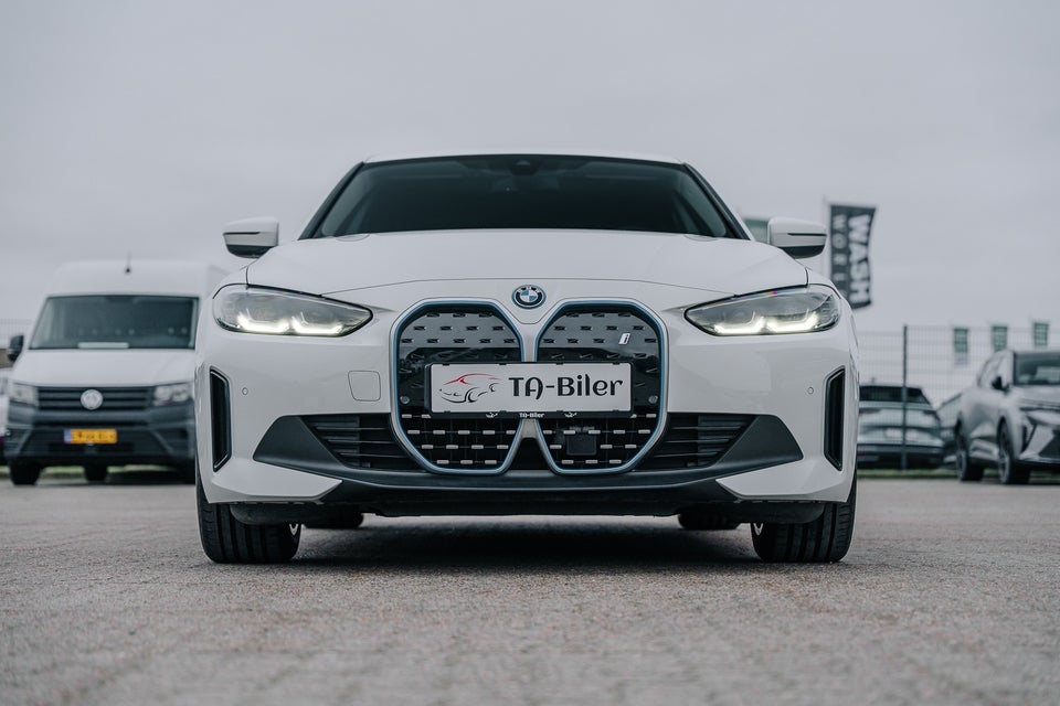 BMW i4 eDrive40 Charged 5d
