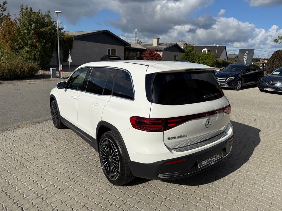 Mercedes EQB250+ Progressive 5d