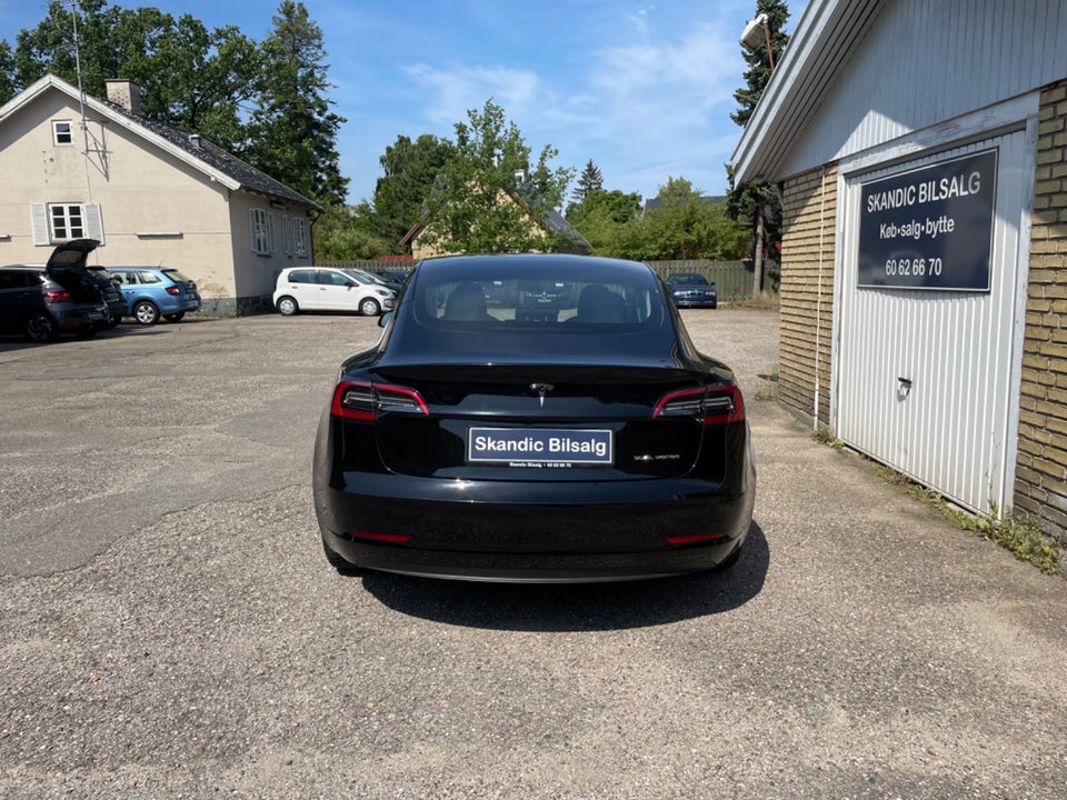 Tesla Model 3 Long Range AWD 4d