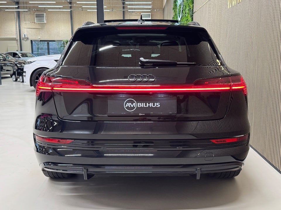 Audi e-tron 55 S-line quattro 5d