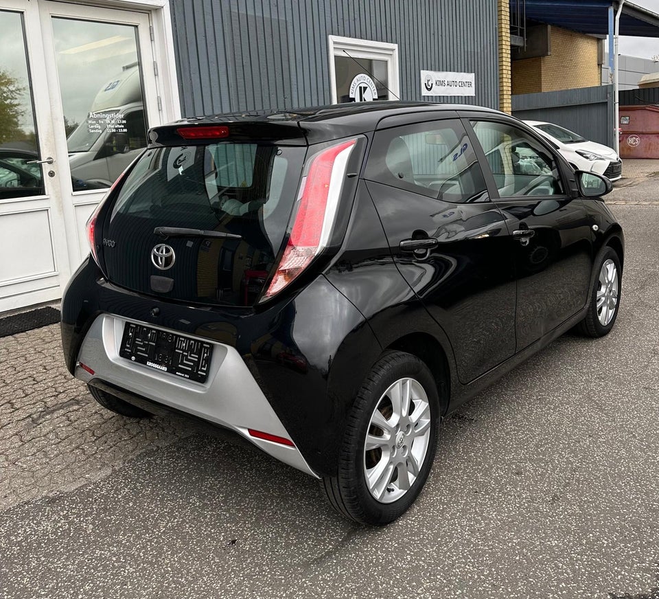 Toyota Aygo 1,0 VVT-i x-black II 5d