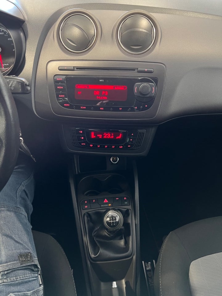 Seat Ibiza 1,6 TDi 90 Style ST Van 5d