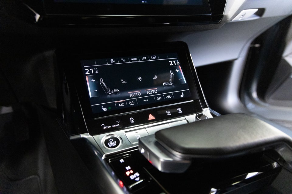 Audi e-tron 55 S-line quattro 5d
