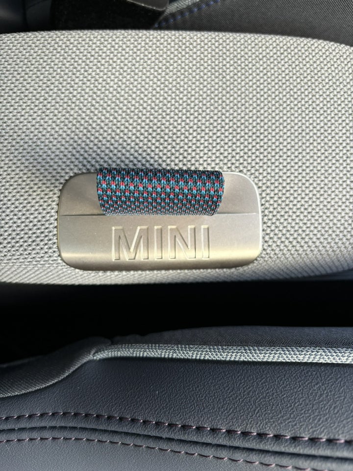 MINI Cooper E Favoured Trim L 3d