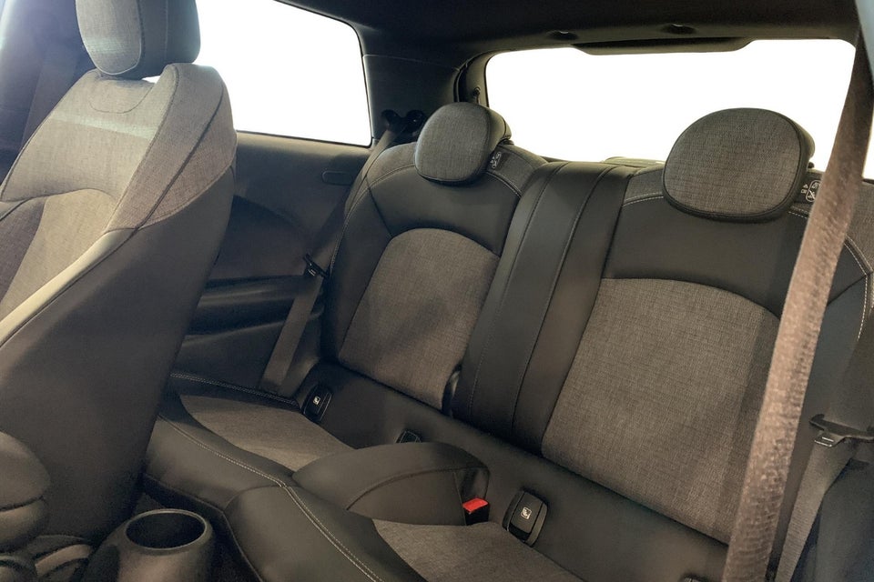 MINI Cooper SE Classic Trim 3d