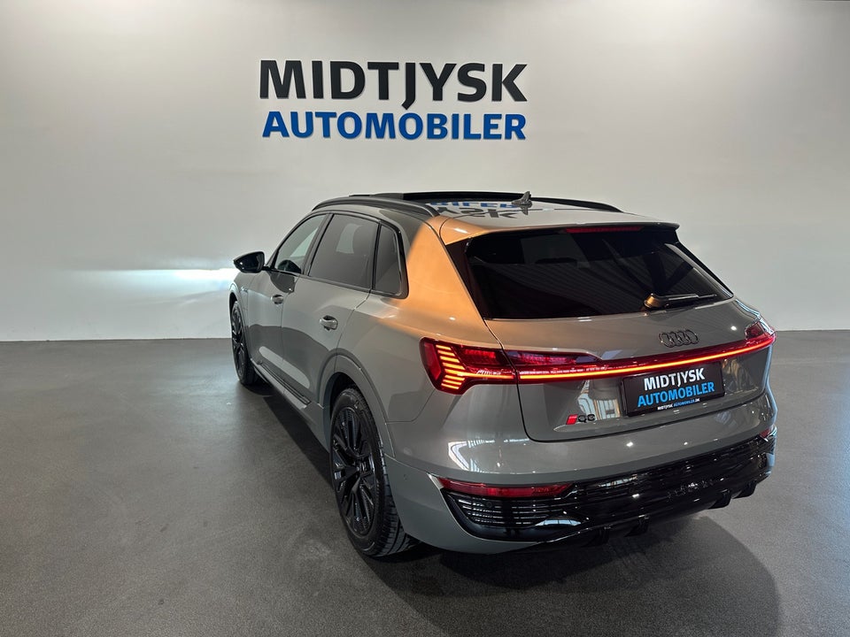 Audi Q8 e-tron 55 S-line Black Edition quattro 5d