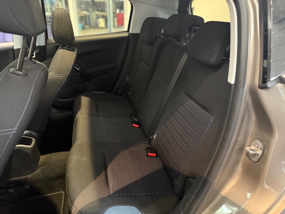 Peugeot 208 1,2 VTi Allure Sky 5d