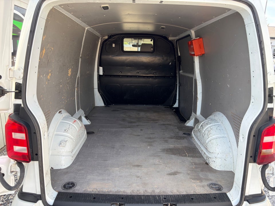 VW Transporter 2,0 TDi 102 Kassevogn lang 2d