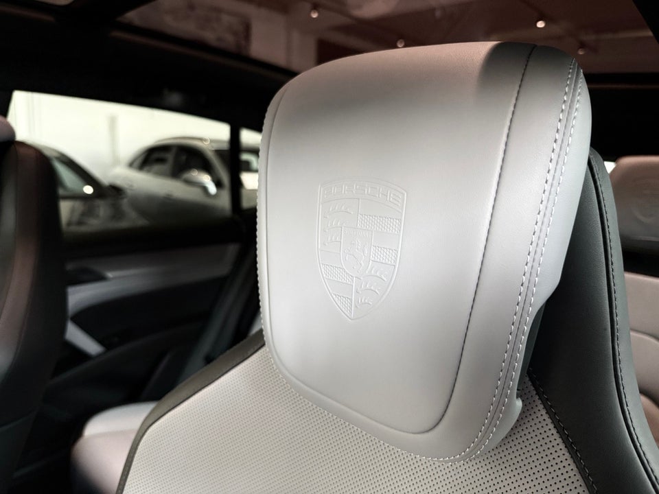 Porsche Cayenne Electric 5d