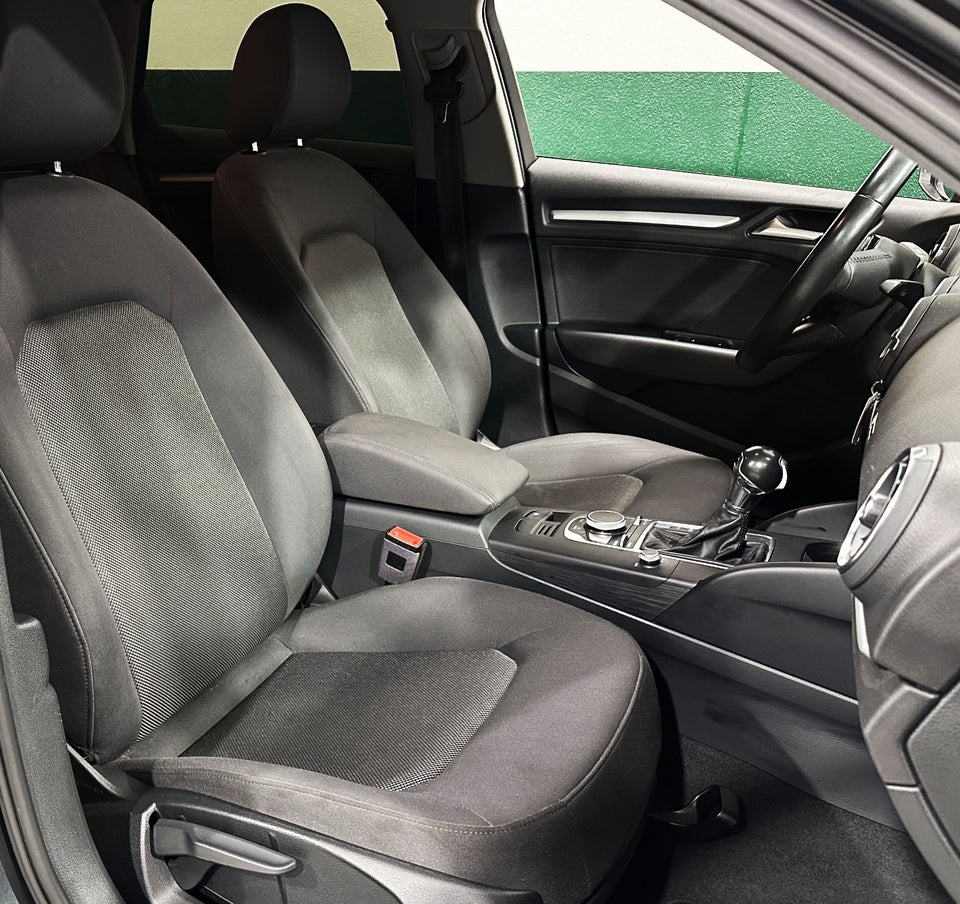 Audi A3 1,6 TDi 110 Sport Sportback S-tr. 5d