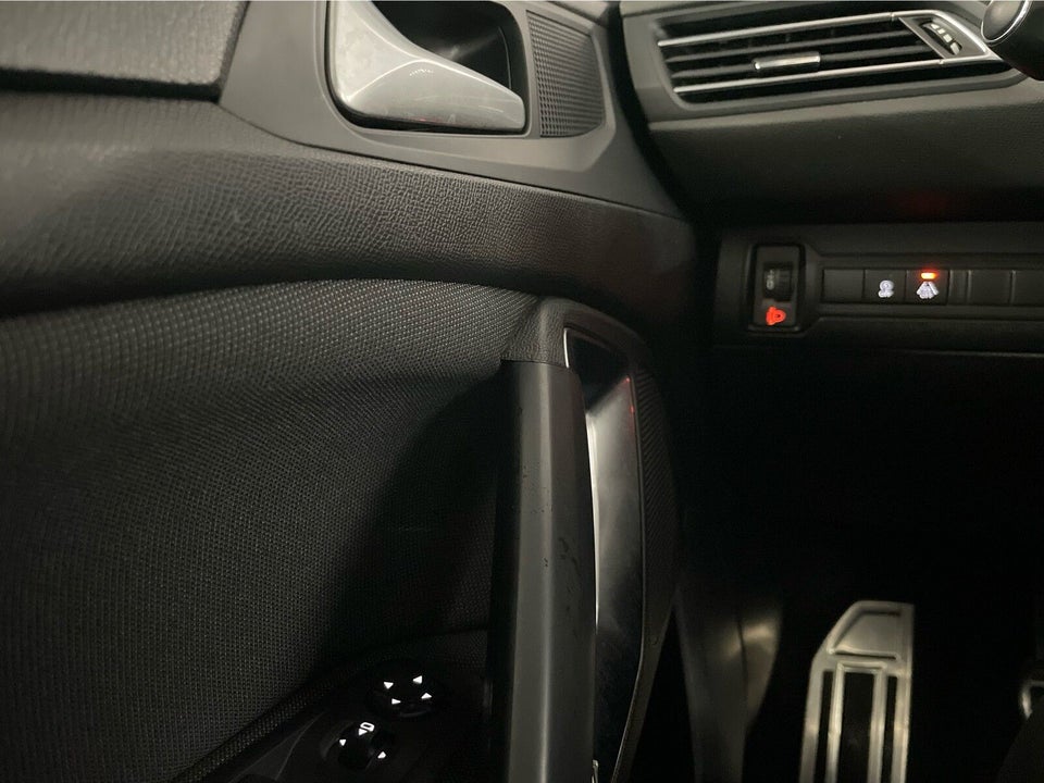 Peugeot 308 1,5 BlueHDi 130 Infinity SW 5d