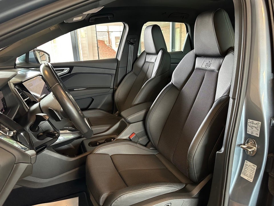 Audi Q4 e-tron 40 S-line 5d