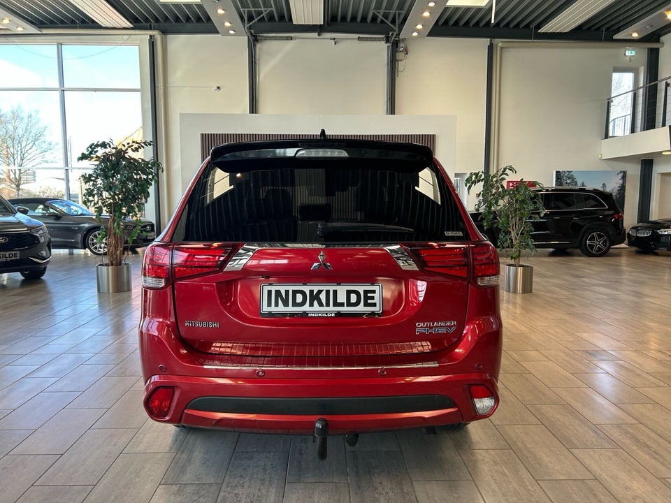 Mitsubishi Outlander 2,0 PHEV Instyle CVT 4WD 5d