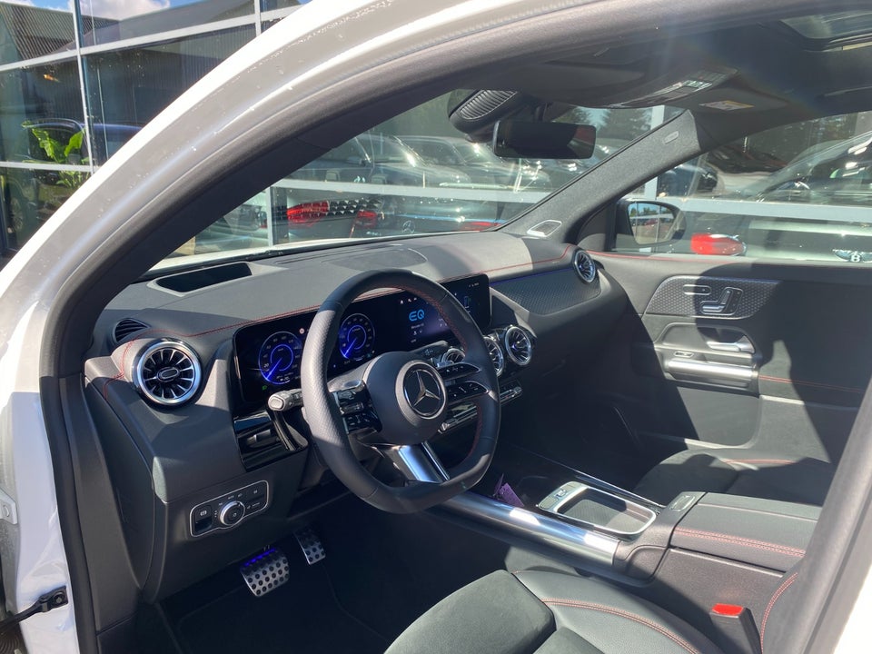 Mercedes EQA300 AMG Line 4Matic 5d