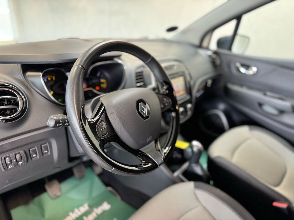 Renault Captur 0,9 TCe 90 Expression Navi Style 5d