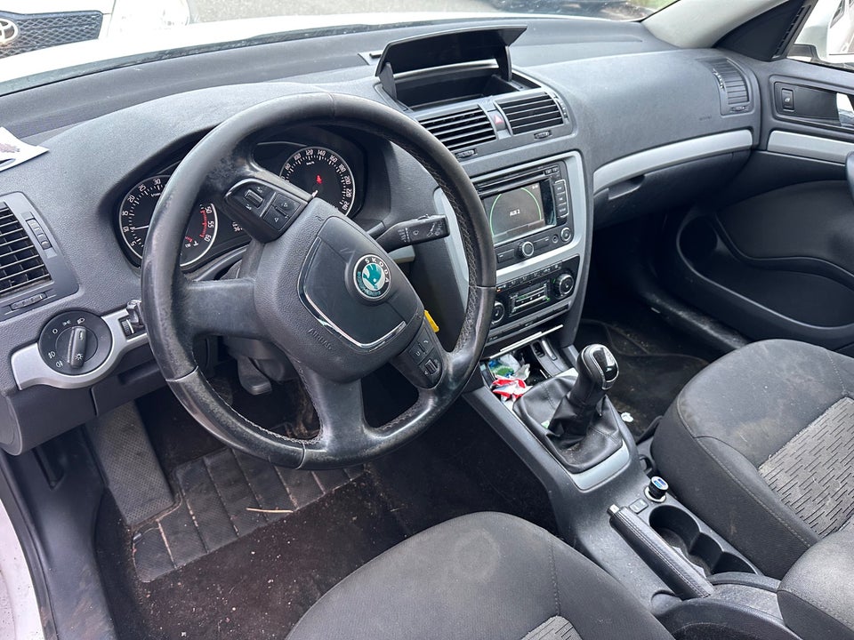 Skoda Octavia 1,6 TDi 105 Active Combi 5d