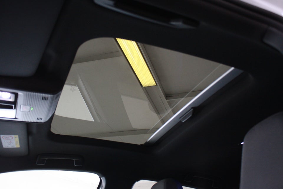 VW Golf VIII 1,4 GTE DSG 5d