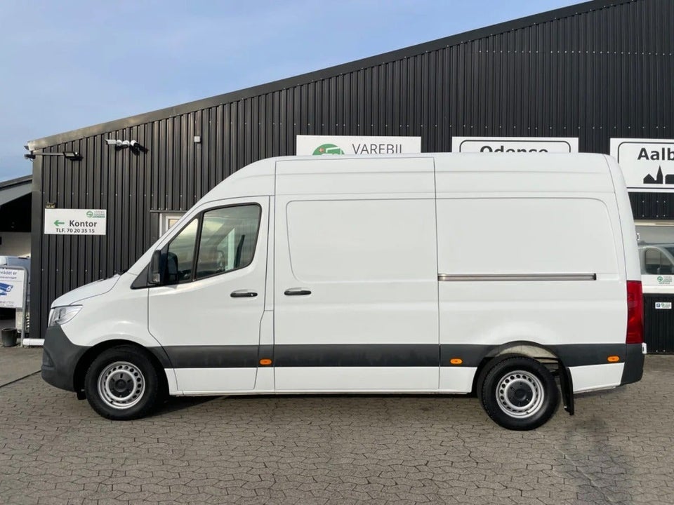 Mercedes Sprinter 319 3,0 CDi A2 Kassevogn aut. RWD