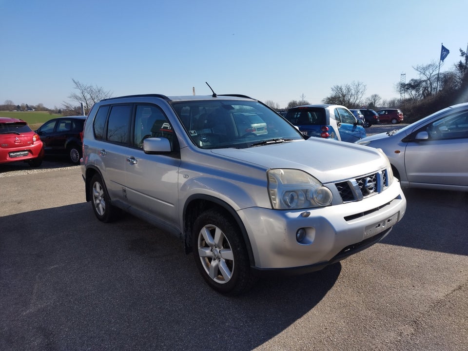 Nissan X-Trail 2,5 SE CVT 4x4 Van 5d