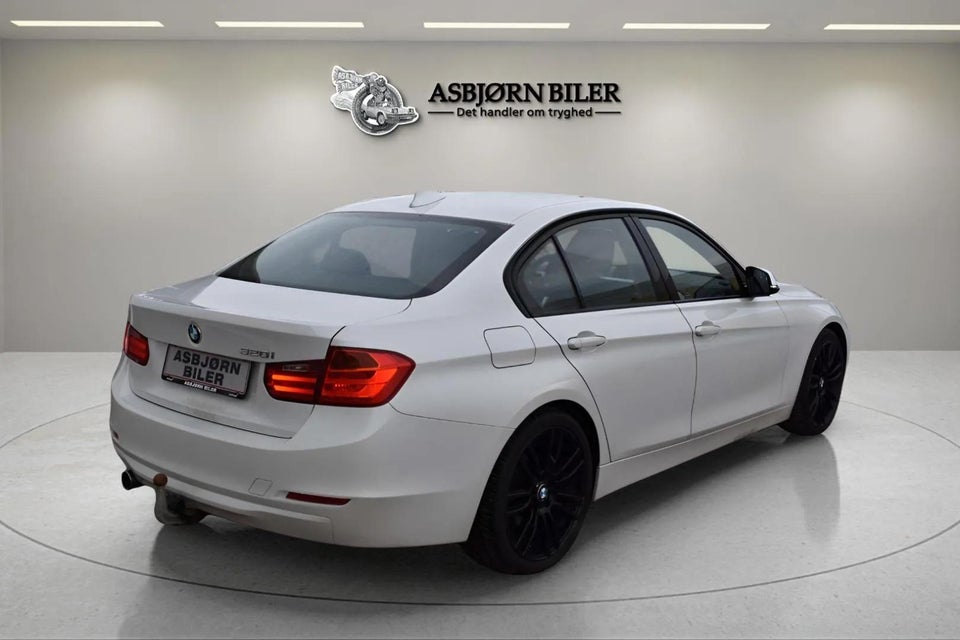 BMW 320i 2,0  4d