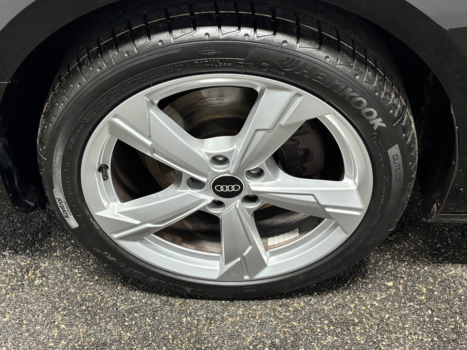 Audi A4 40 TFSi Prestige S-tr. 4d