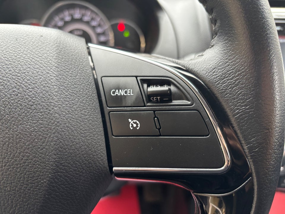 Mitsubishi Space Star 1,2 Invite+ CVT 5d