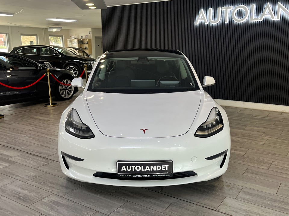 Tesla Model 3 Long Range RWD 4d