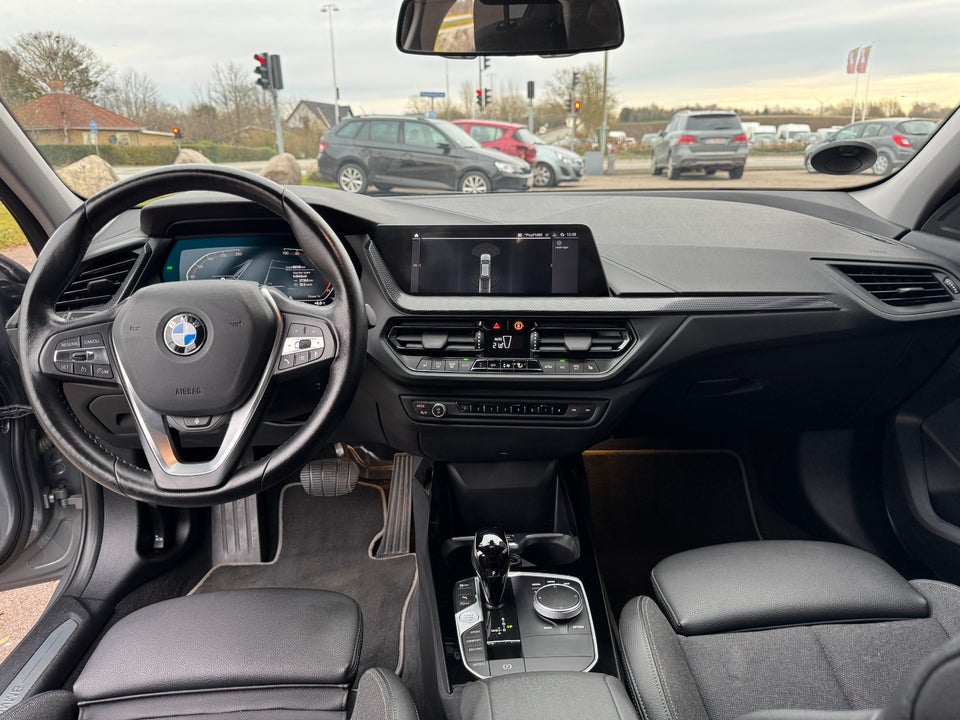 BMW 120i 2,0 Sport Line aut. 5d