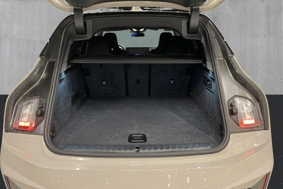 BMW iX xDrive45 Fully Charged 5d