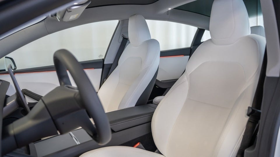 Tesla Model 3 RWD 4d