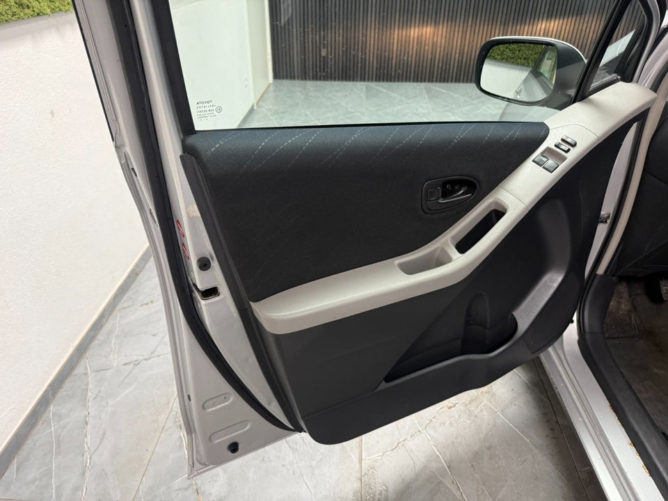 Toyota Yaris 1,3 Luna 5d