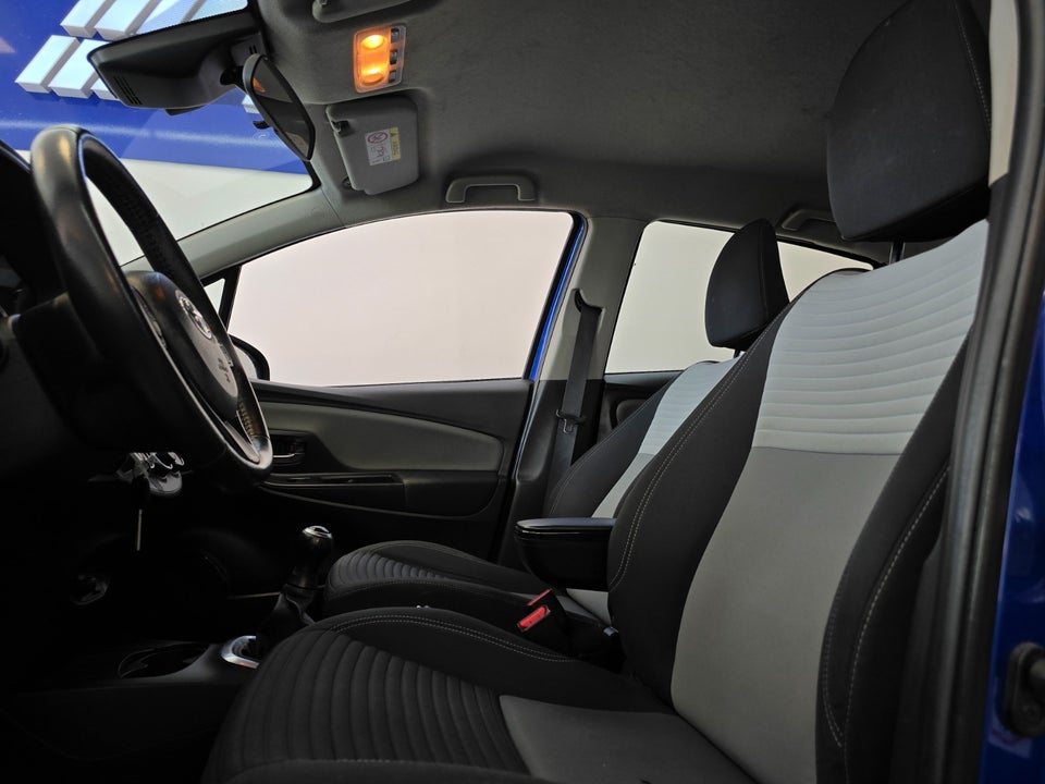 Toyota Yaris 1,0 VVT-i T2 5d