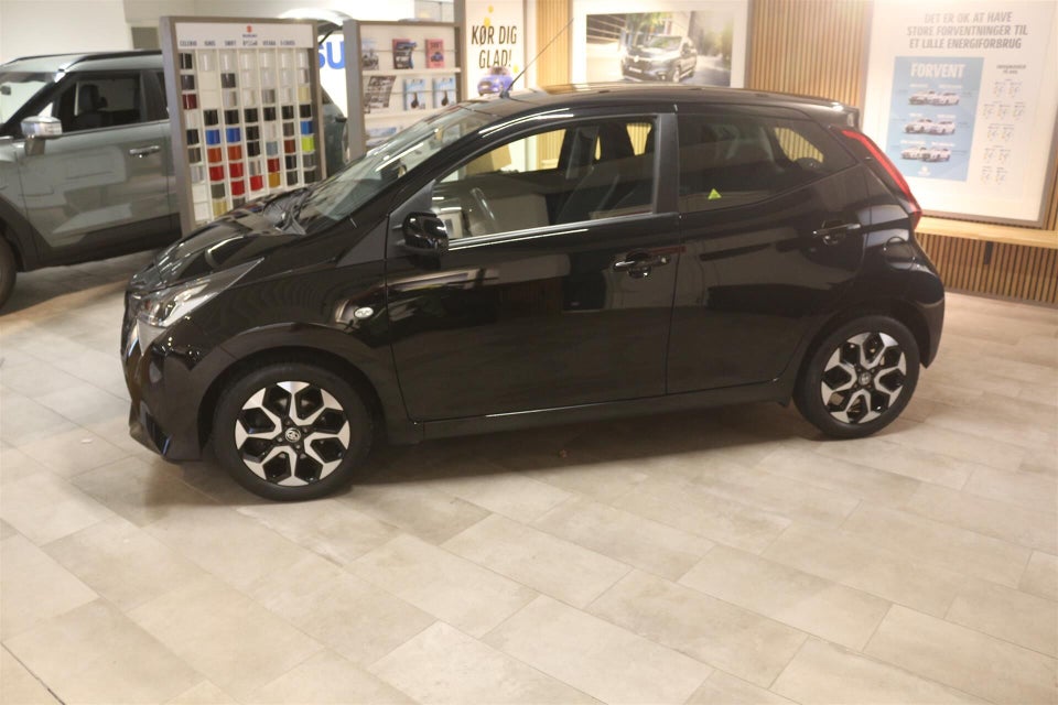 Toyota Aygo 1,0 VVT-i x-plore x-shift 5d