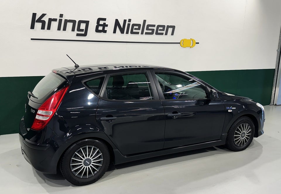 Hyundai i30 1,6 CRDi 90 Classic Eco 5d