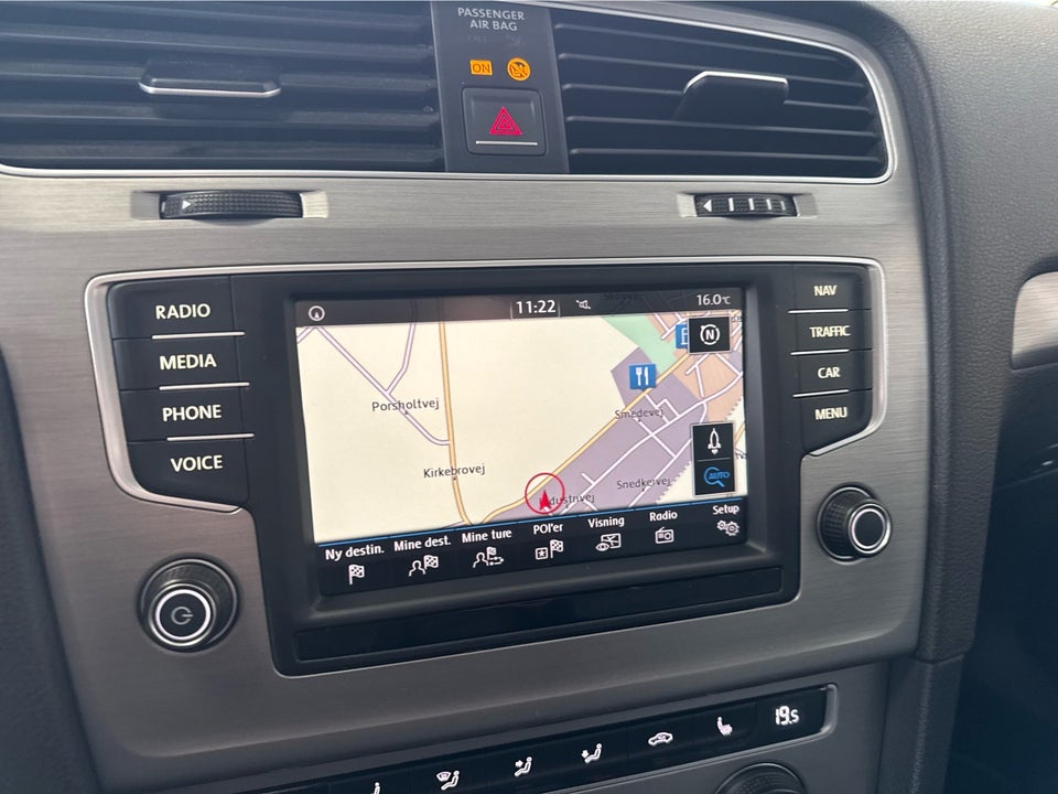 VW Golf VII 2,0 TDi 150 R-line BMT 5d