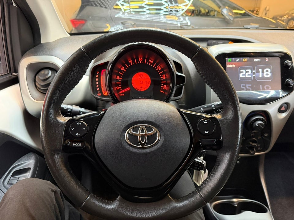 Toyota Aygo 1,0 VVT-i x-touch 5d
