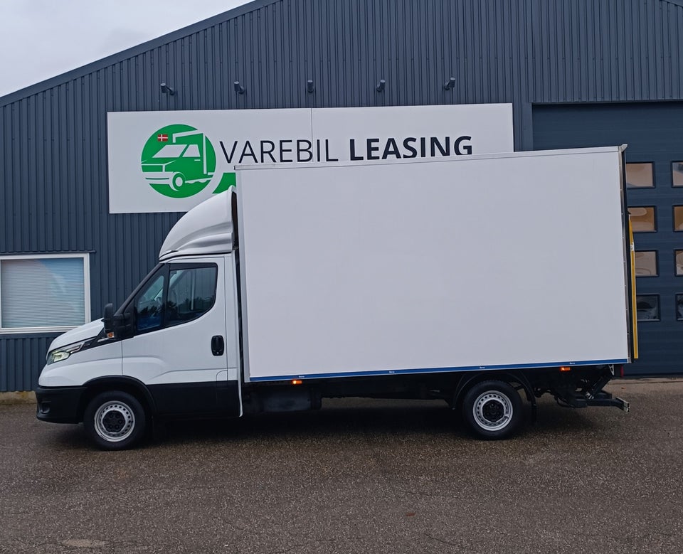 Iveco Daily 3,0 35S18 Box m/lift AG8 2d