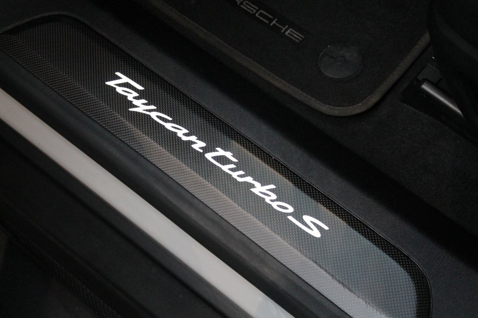 Porsche Taycan Turbo S Performance+ Cross Turismo 5d