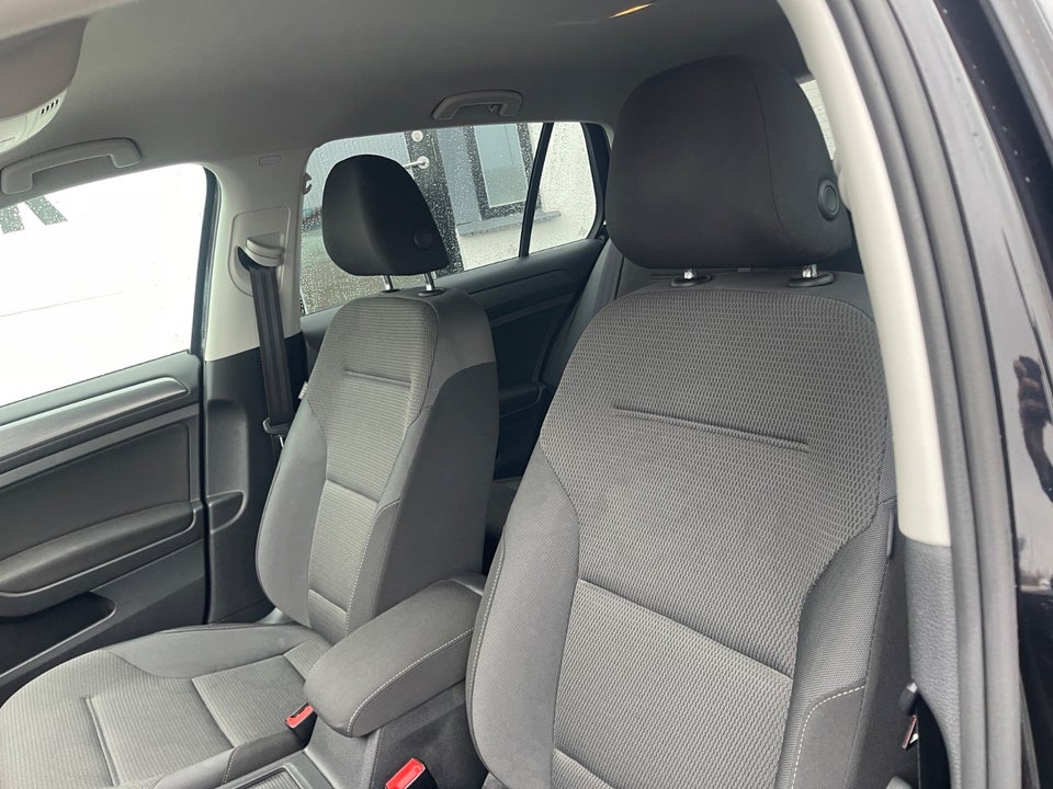 VW Golf VII 1,5 TSi 130 Comfortline DSG 5d