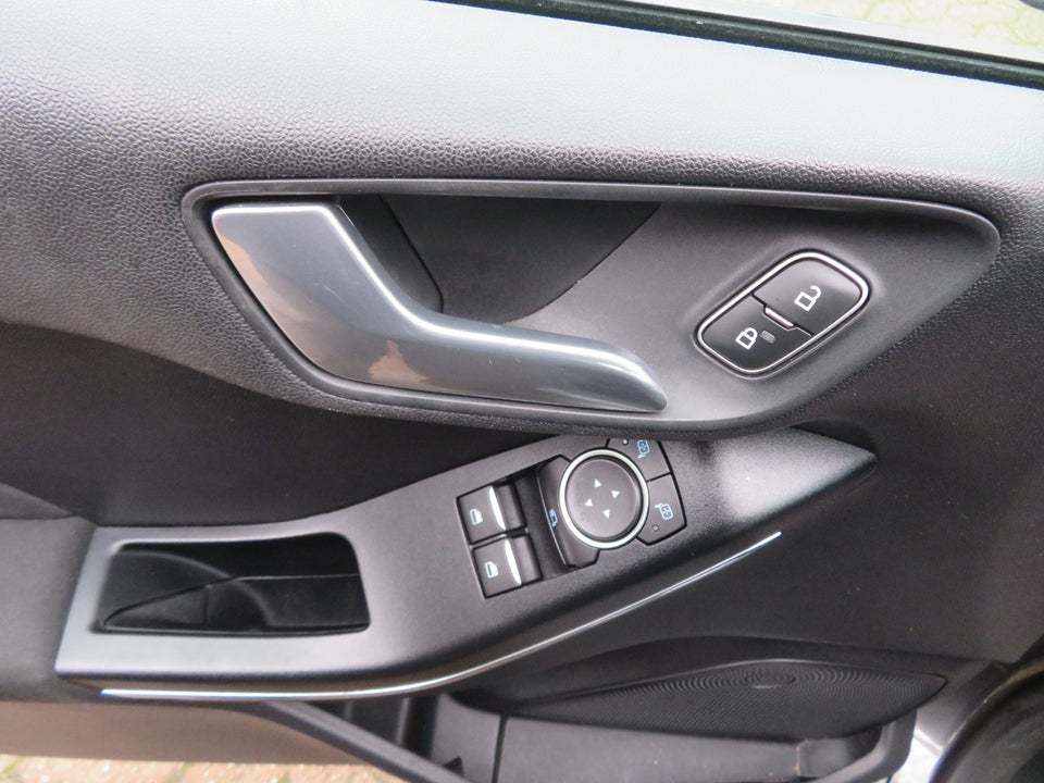 Ford Fiesta 1,0 EcoBoost Titanium 5d