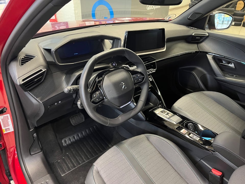 Peugeot 2008 1,2 PureTech 130 Allure EAT8 5d