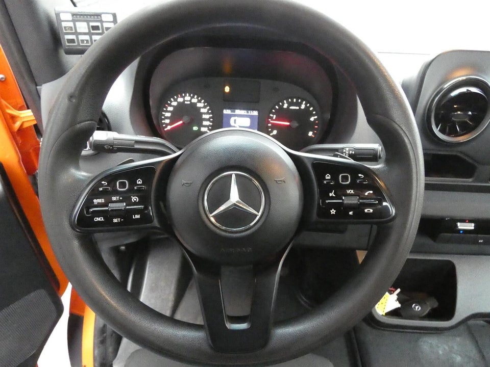 Mercedes Sprinter 319 3,0 CDi A3 Chassis aut. RWD 2d