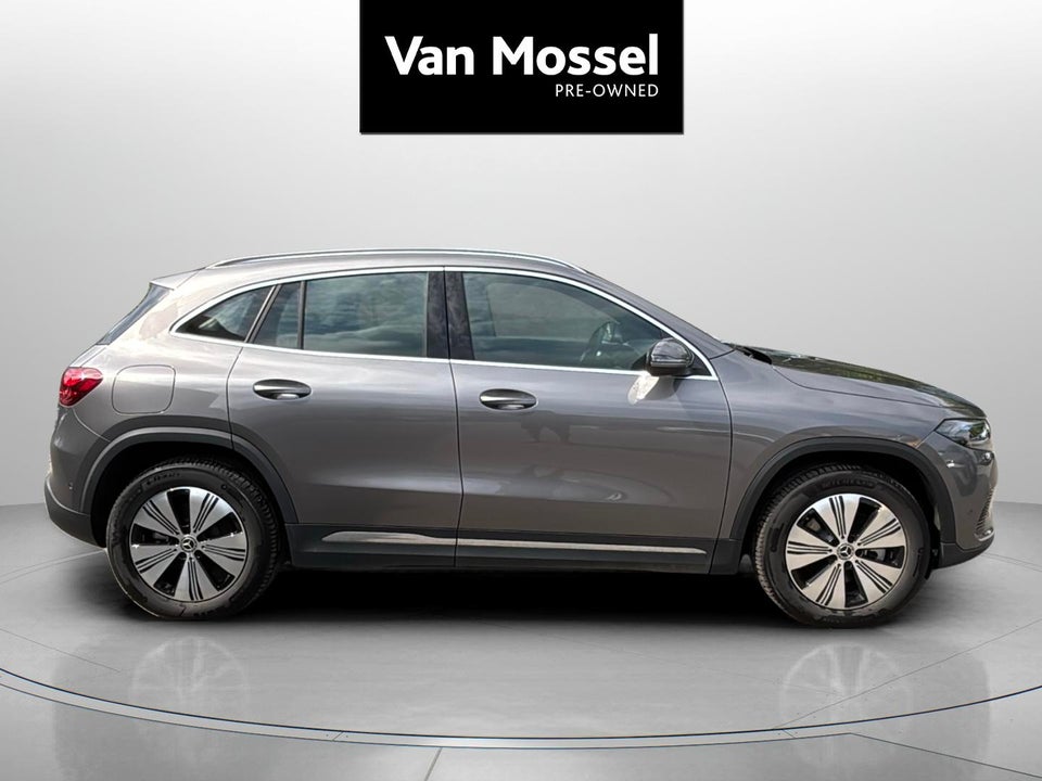 Mercedes EQA300 Progressive 4Matic 5d