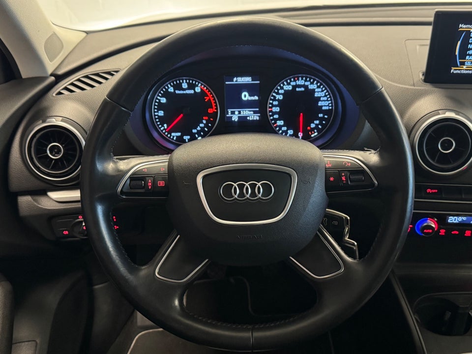 Audi A3 1,2 TFSi 110 Ambiente Sportback 5d